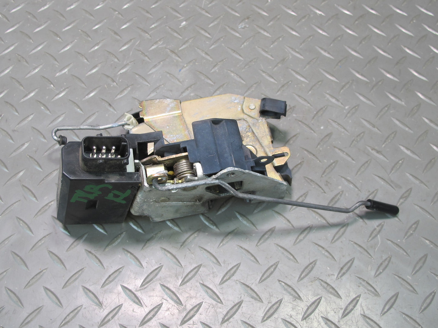 96-99 BMW E36 328ic Convertible Coupe Left Door Lock Latch Actuator OEM