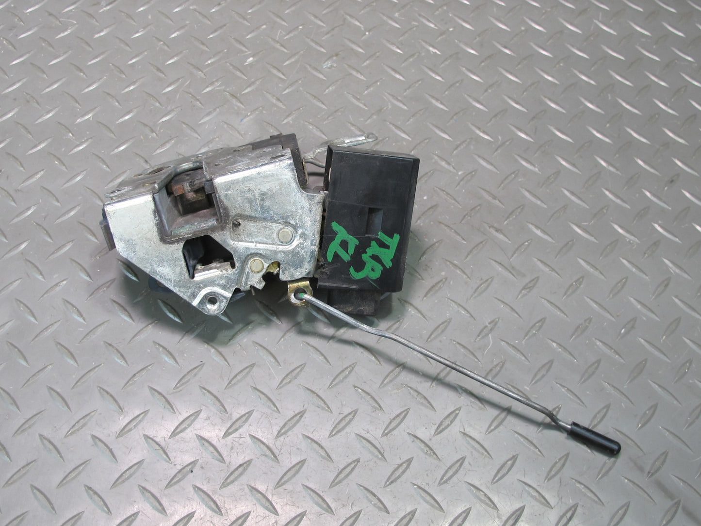 96-99 BMW E36 328ic Convertible Coupe Left Door Lock Latch Actuator OEM