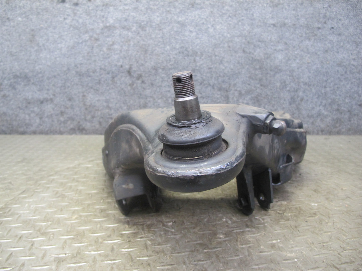 1998-2007 Lexus UZJ100L LX470 Front Right Passenger Side Lower Control Arm
