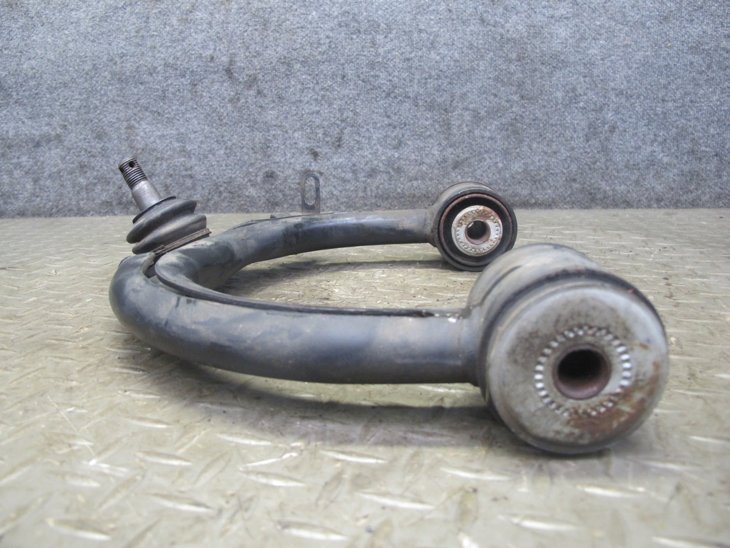 1998-2007 Lexus UZJ100L LX470 Front Left & Right Side Upper Control Arm Set