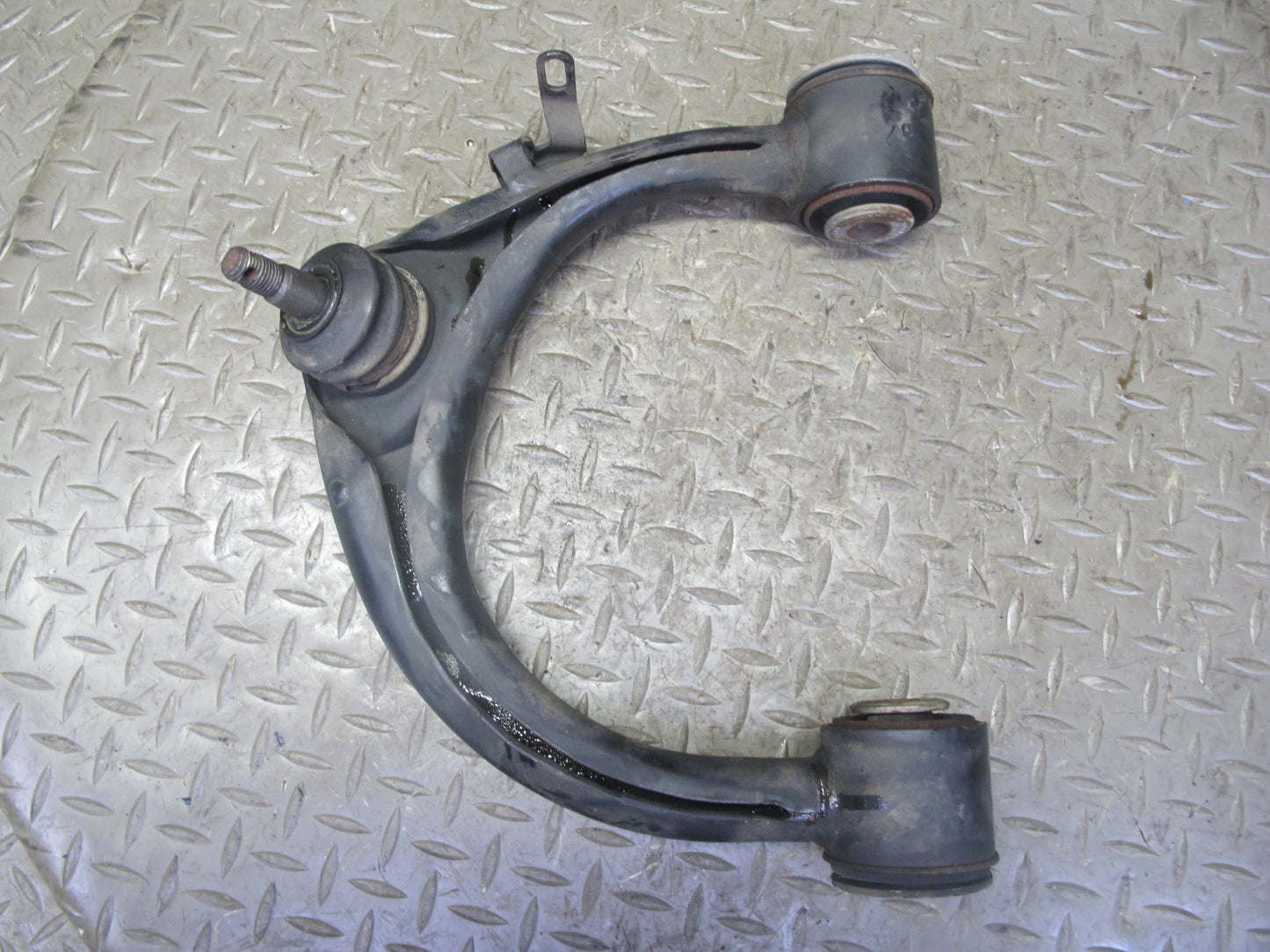 1998-2007 Lexus UZJ100L LX470 Front Left & Right Side Upper Control Arm Set