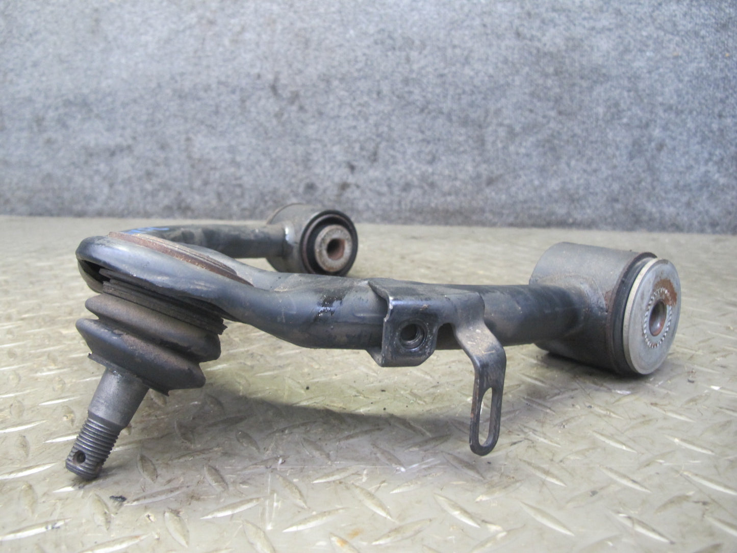 1998-2007 Lexus UZJ100L LX470 Front Left & Right Side Upper Control Arm Set