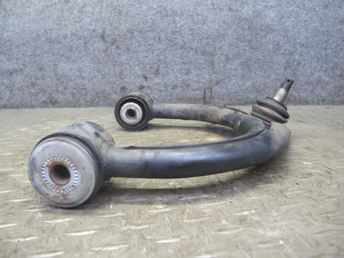 1998-2007 Lexus UZJ100L LX470 Front Left & Right Side Upper Control Arm Set