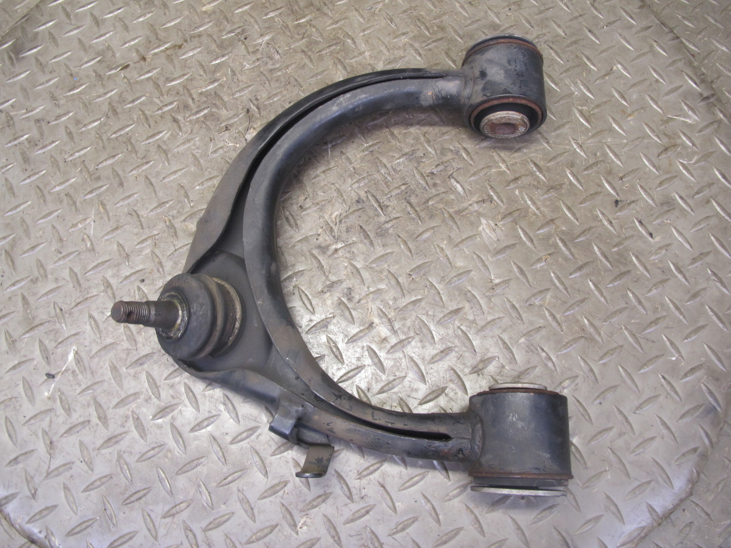 1998-2007 Lexus UZJ100L LX470 Front Left & Right Side Upper Control Arm Set