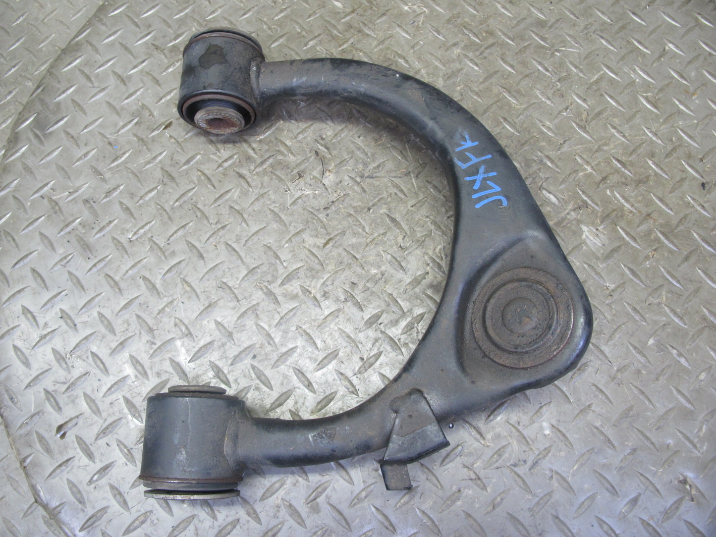 1998-2007 Lexus UZJ100L LX470 Front Left & Right Side Upper Control Arm Set