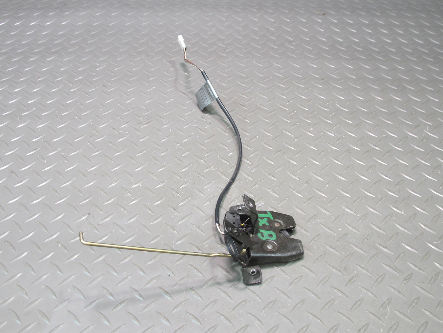 94-99 BMW E36 328iC Convertible Rear Trunk Lid Lock Latch Actuator 8173721 OEM