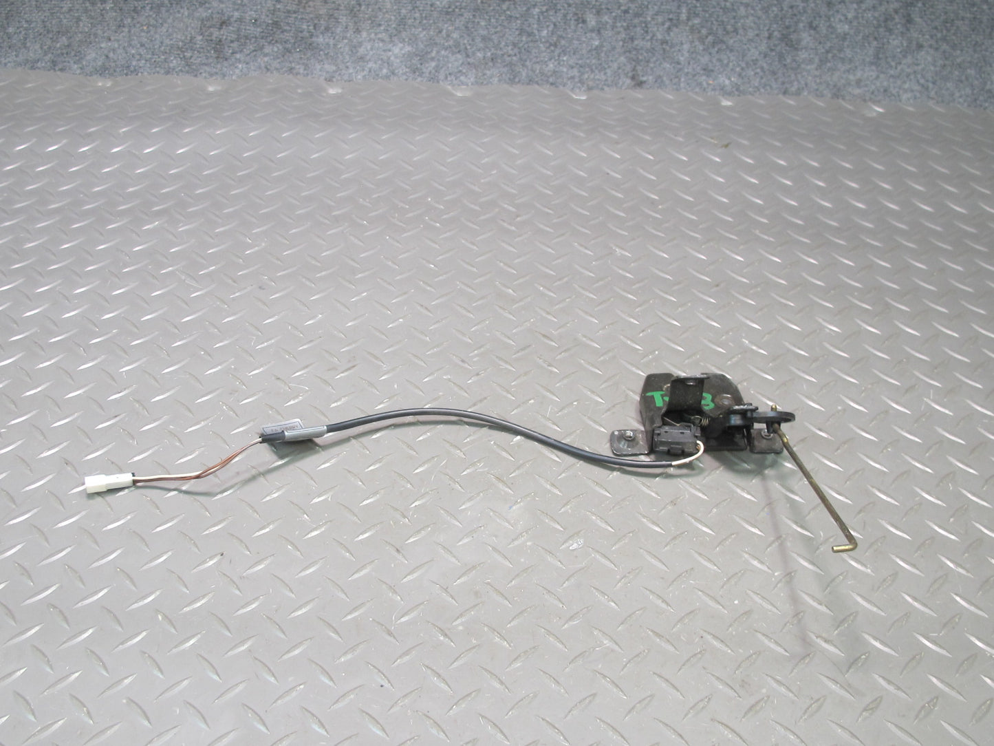 94-99 BMW E36 328iC Convertible Rear Trunk Lid Lock Latch Actuator 8173721 OEM