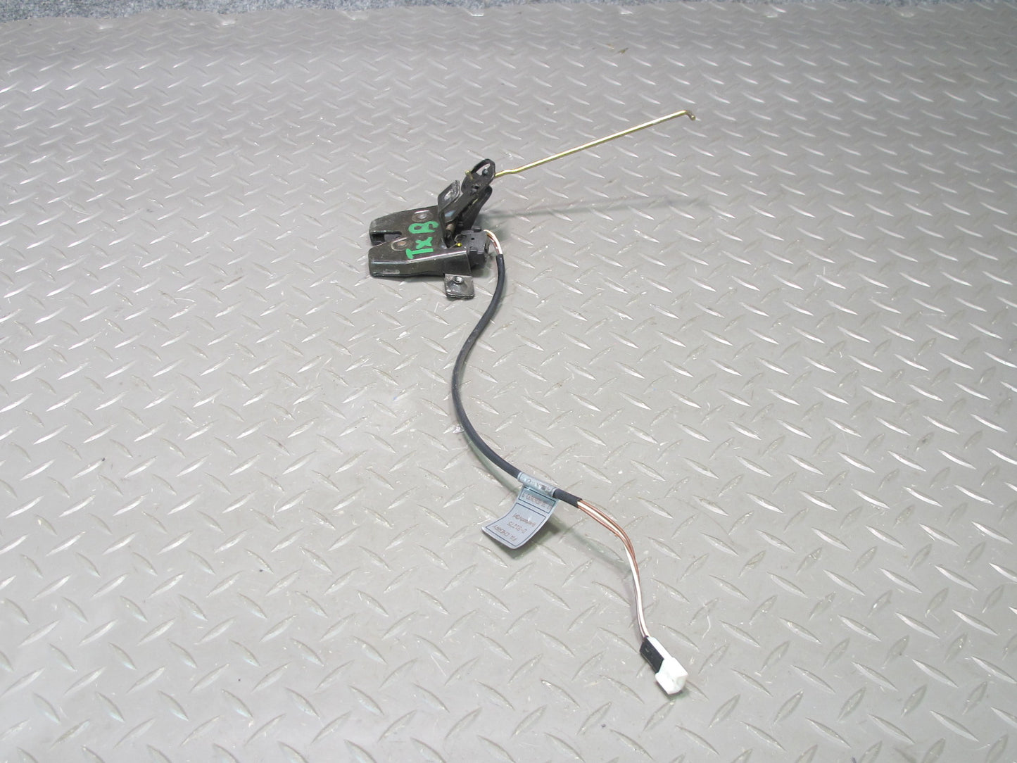 94-99 BMW E36 328iC Convertible Rear Trunk Lid Lock Latch Actuator 8173721 OEM