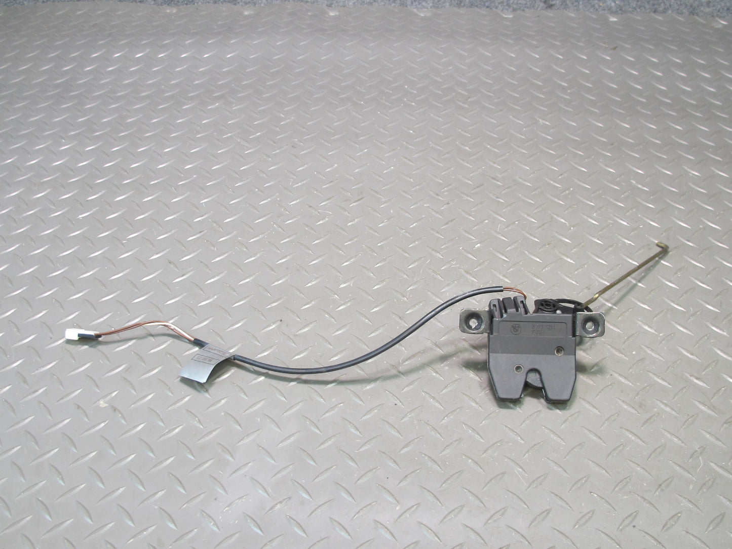 94-99 BMW E36 328iC Convertible Rear Trunk Lid Lock Latch Actuator 8173721 OEM