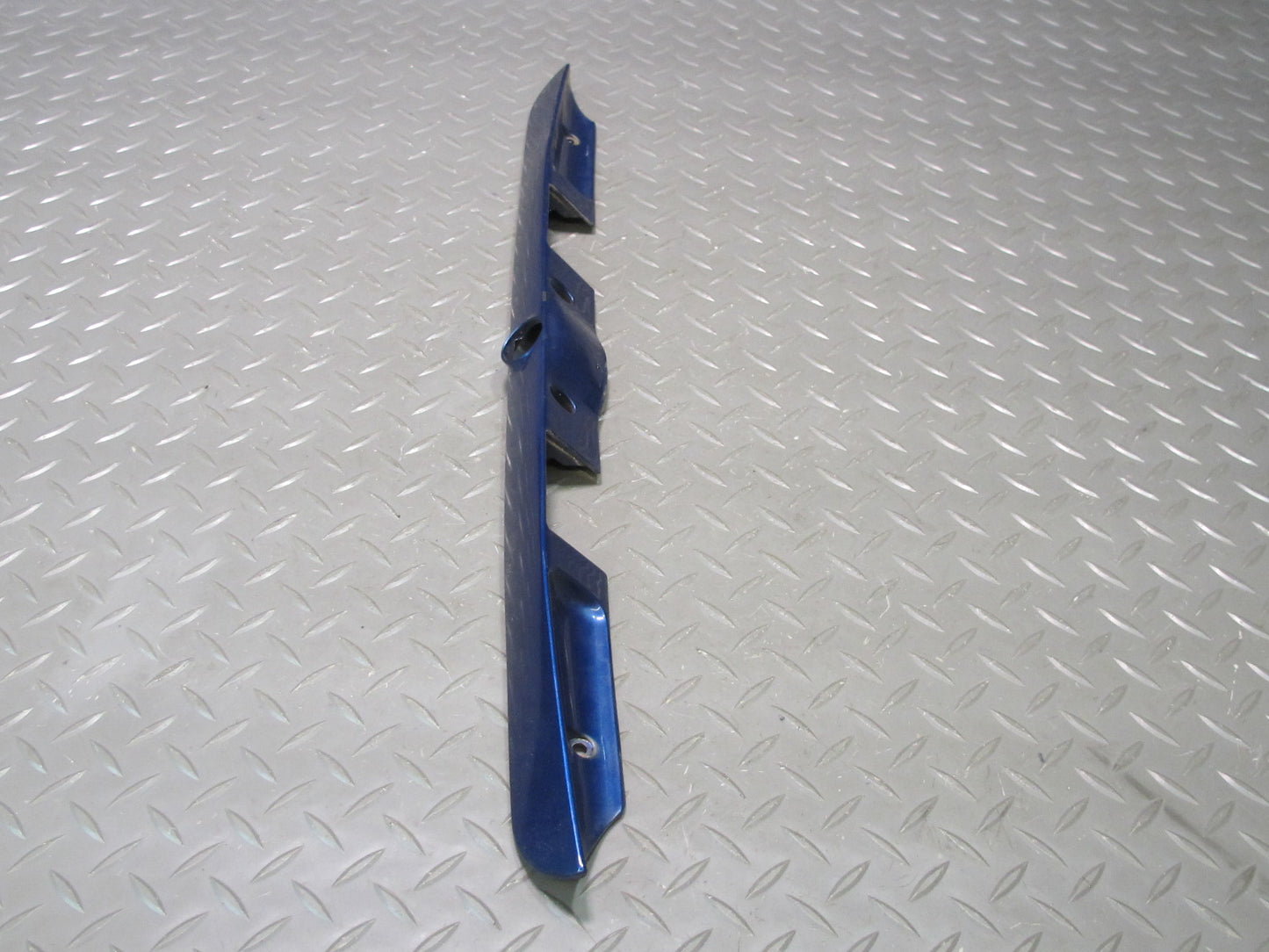 94-99 BMW E36 328iC Convertible Rear Trunk Lid Finish Trim Molding 8135352 OEM