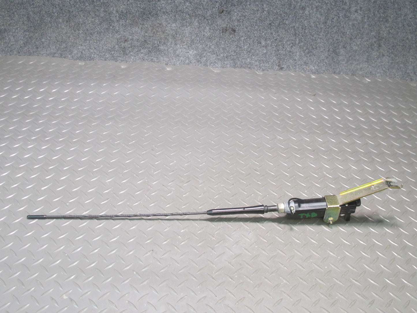 94-99 BMW E36 328iC Convertible Radio Antenna w Mount Bracket Assembly OEM