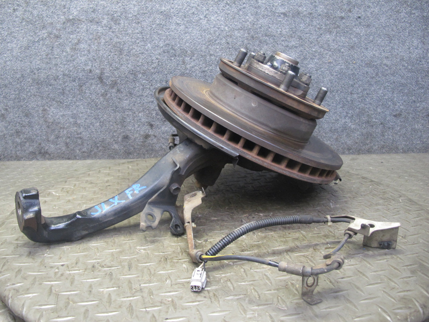 2003-2007 Lexus J100 LX470 Front Right Pass Side Spindle Knuckle Wheel Hub