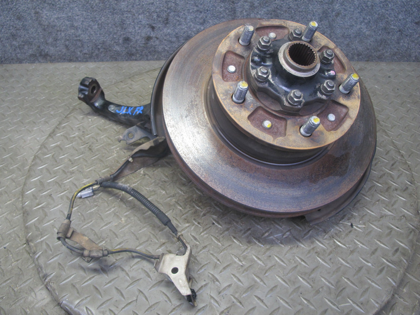 2003-2007 Lexus J100 LX470 Front Right Pass Side Spindle Knuckle Wheel Hub