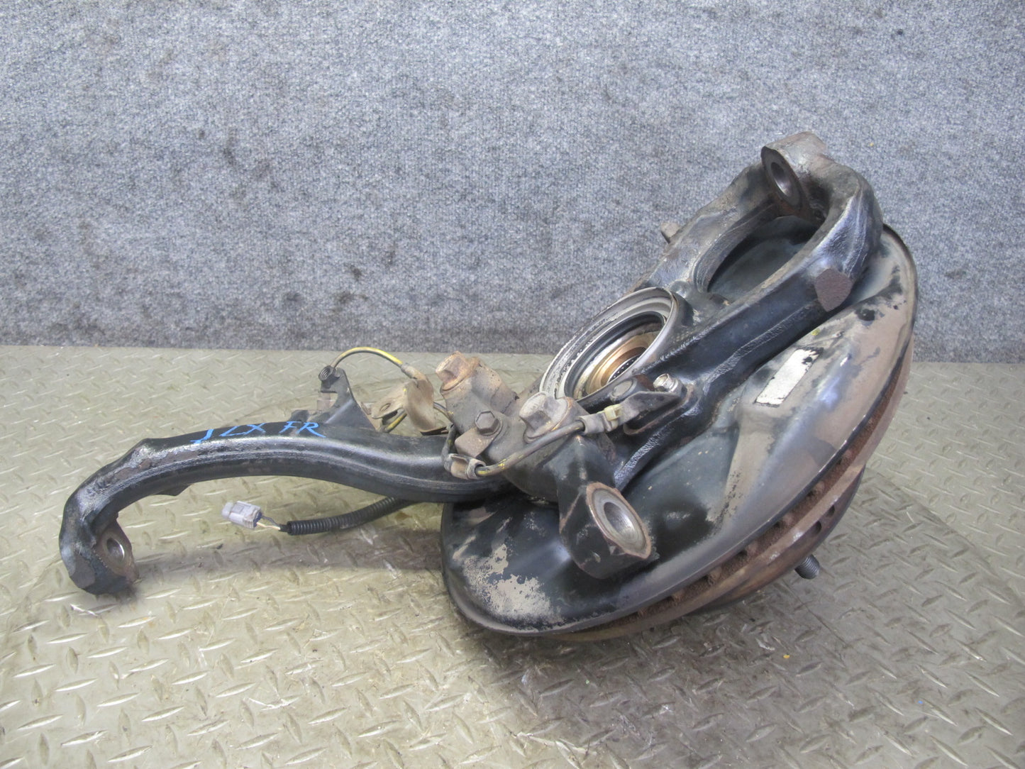 2003-2007 Lexus J100 LX470 Front Right Pass Side Spindle Knuckle Wheel Hub