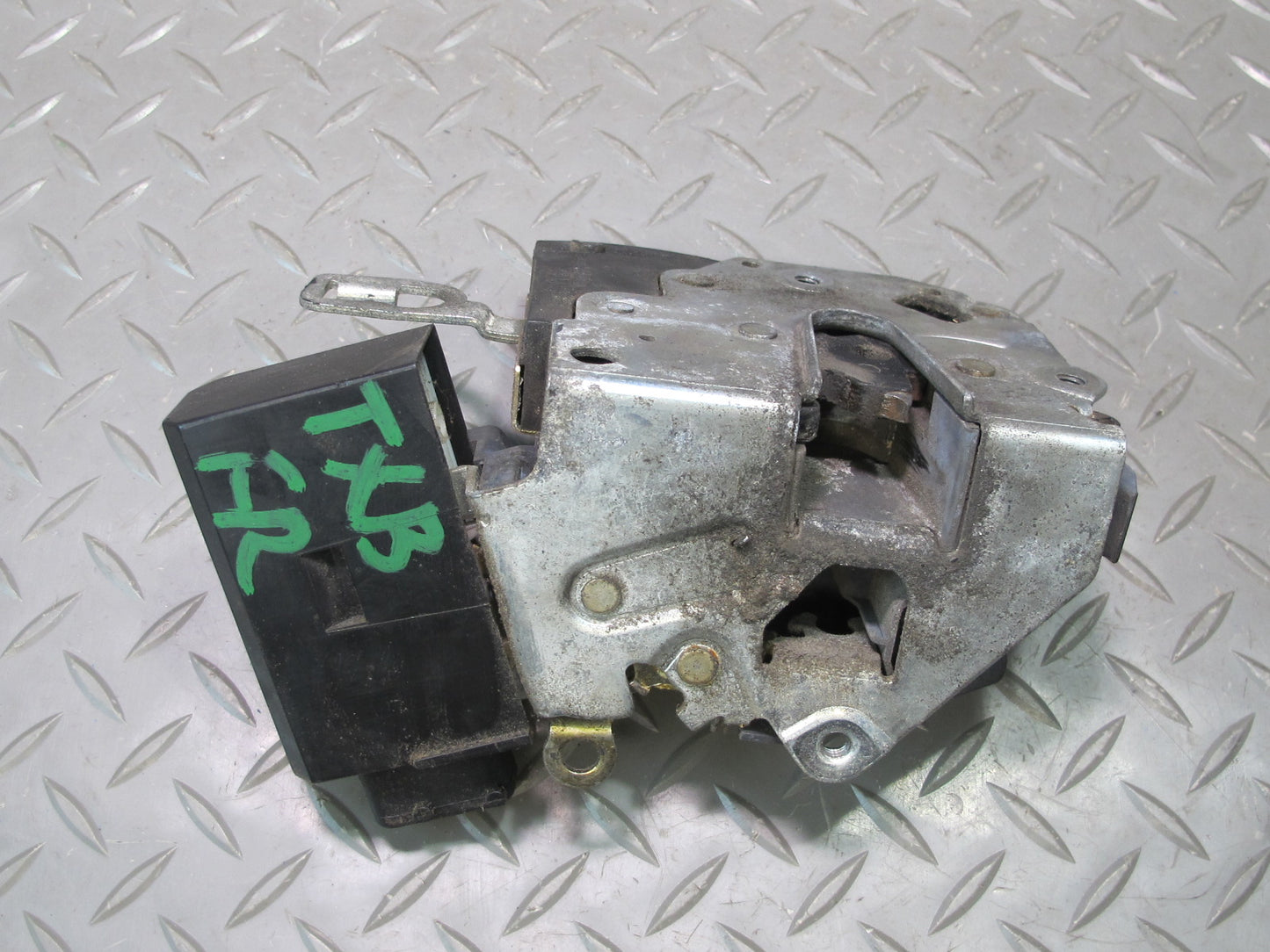 94-99 BMW E36 328iC Coupe Convertible Right Door Lock Latch Actuator OEM