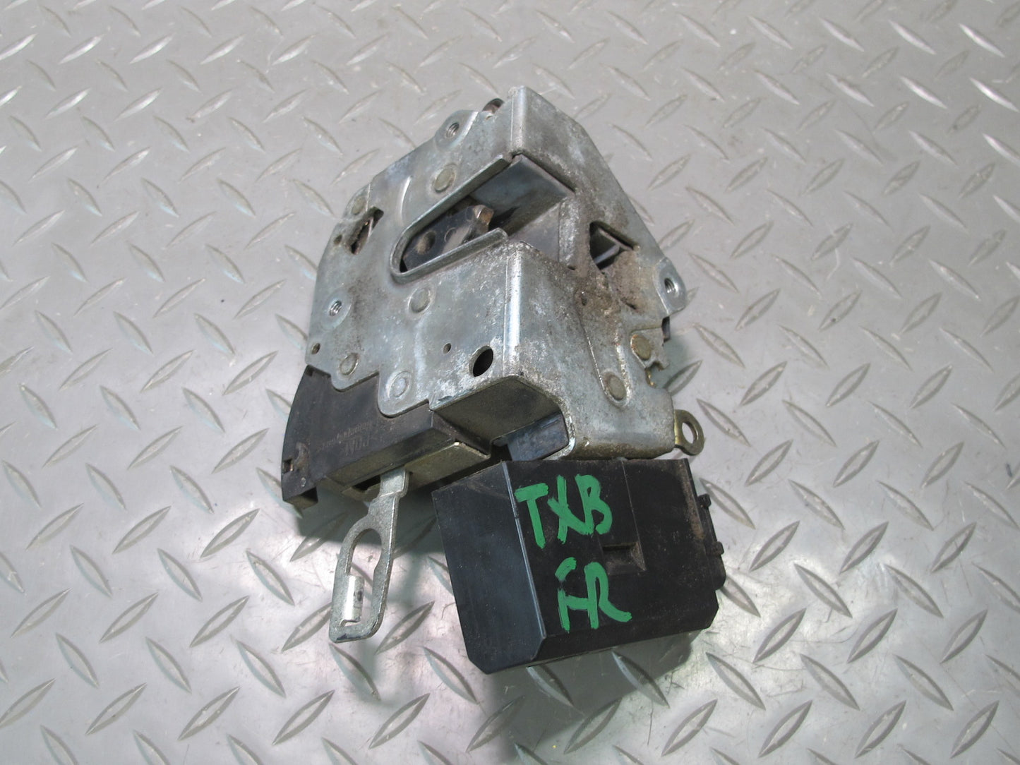 94-99 BMW E36 328iC Coupe Convertible Right Door Lock Latch Actuator OEM