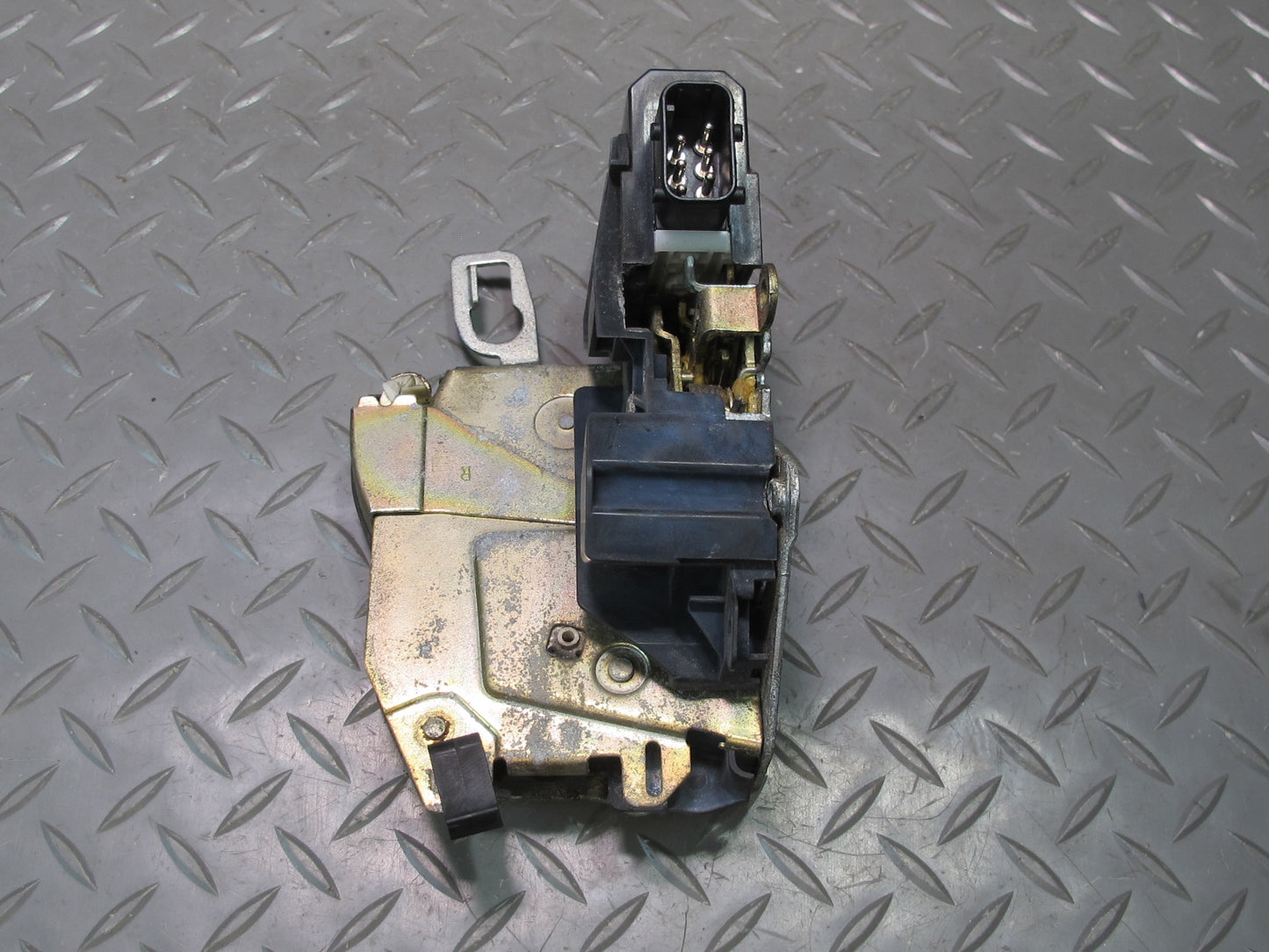 94-99 BMW E36 328iC Coupe Convertible Right Door Lock Latch Actuator OEM