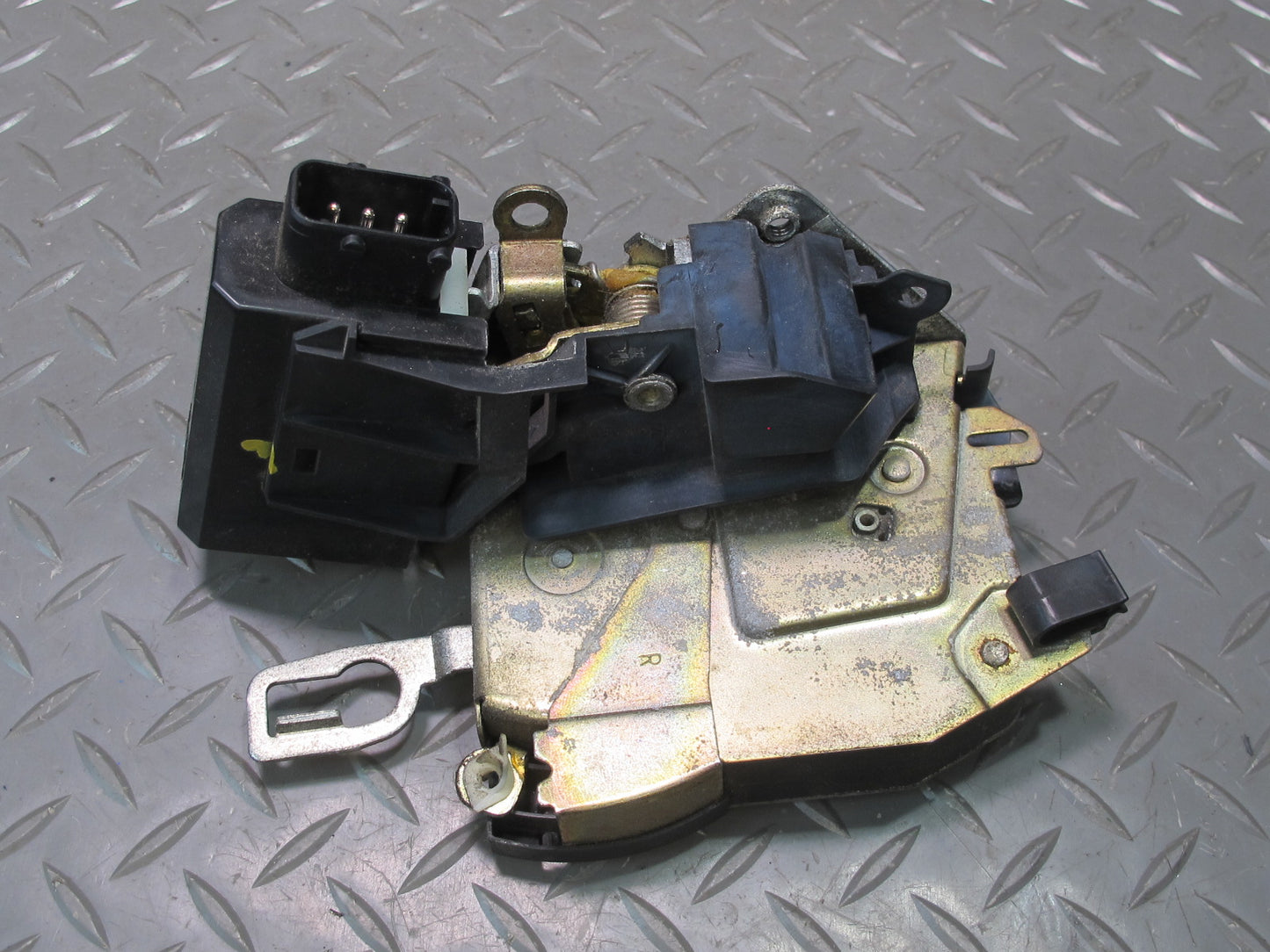 94-99 BMW E36 328iC Coupe Convertible Right Door Lock Latch Actuator OEM