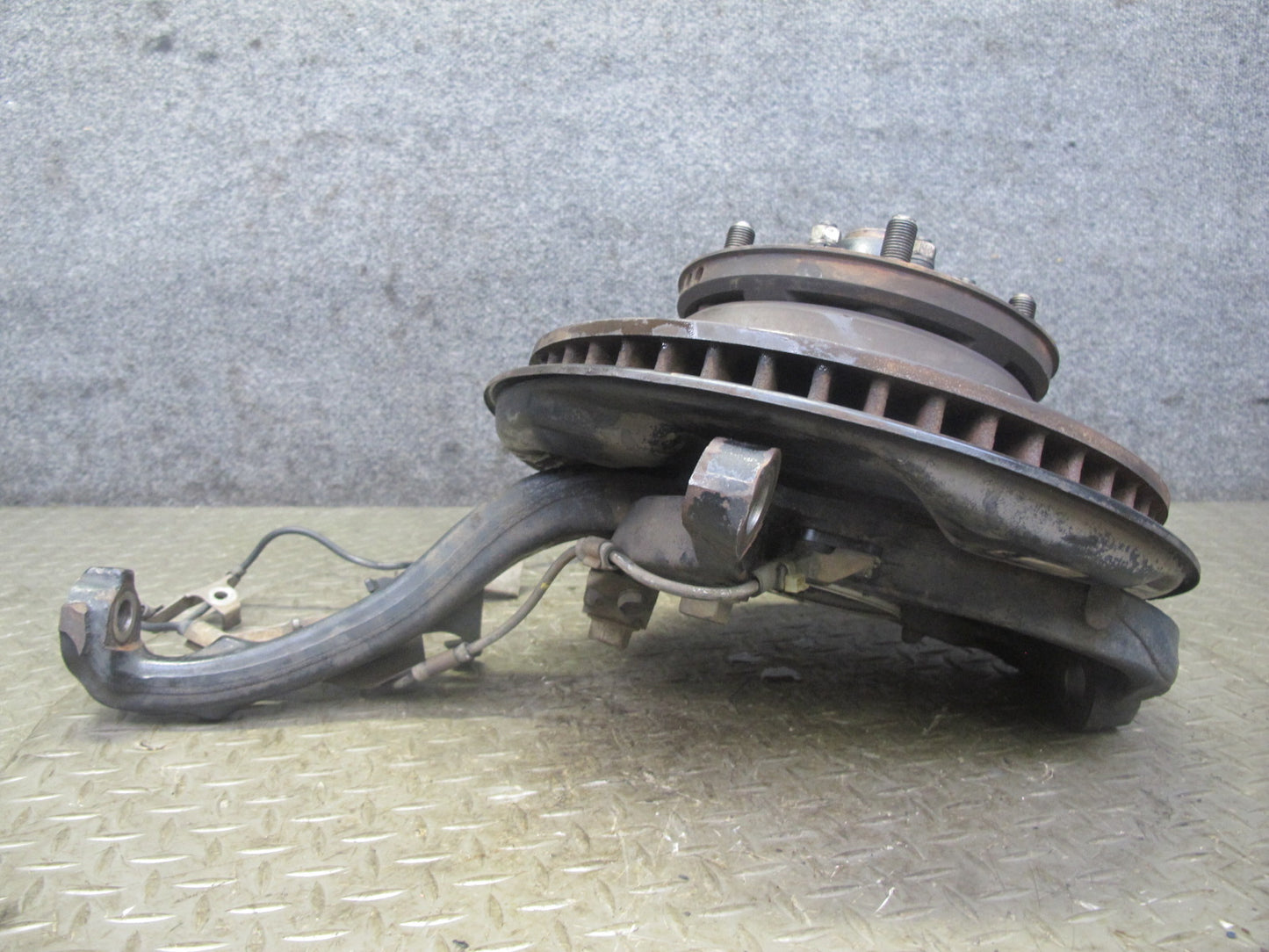 2003-2007 Lexus J100 LX470 Front Left Driver Side Spindle Knuckle Wheel Hub