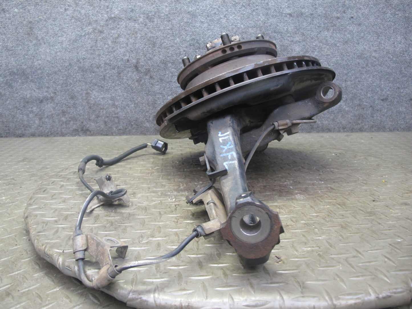 2003-2007 Lexus J100 LX470 Front Left Driver Side Spindle Knuckle Wheel Hub