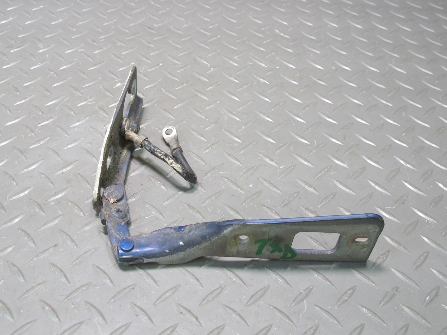 94-99 BMW E36 328iC Coupe Convertible Set of 2 Front Hood Hinge Bracket OEM