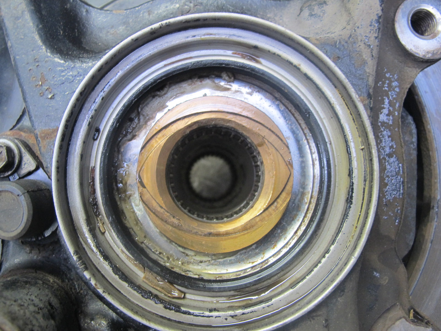 2003-2007 Lexus J100 LX470 Front Left Driver Side Spindle Knuckle Wheel Hub