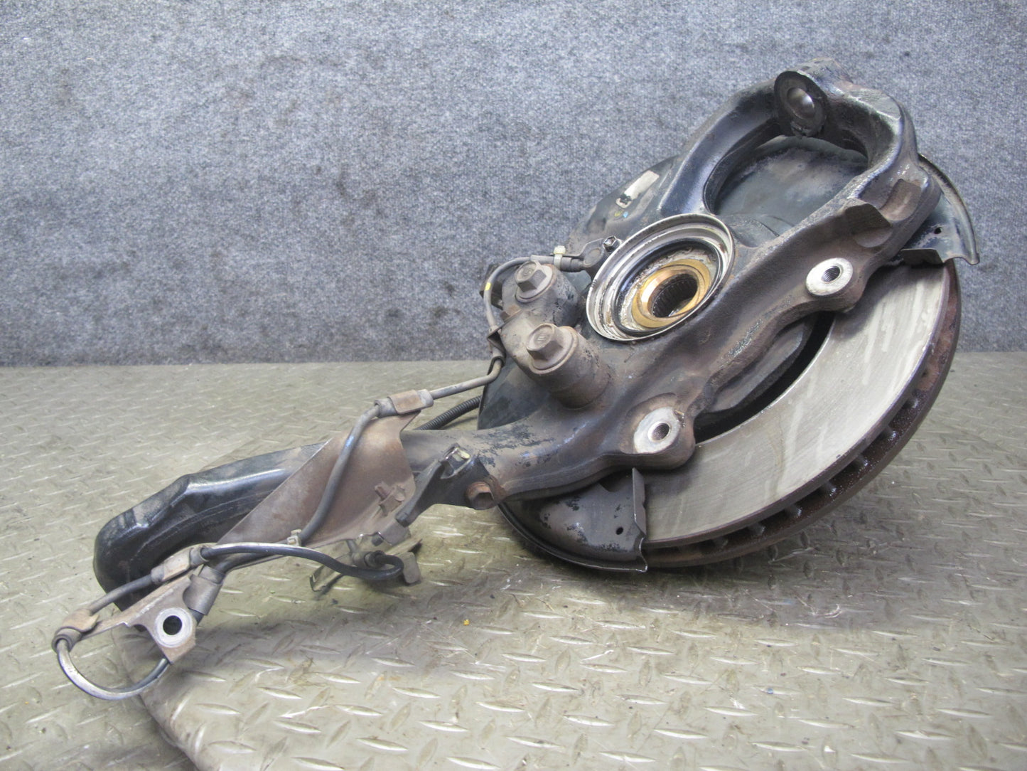 2003-2007 Lexus J100 LX470 Front Left Driver Side Spindle Knuckle Wheel Hub