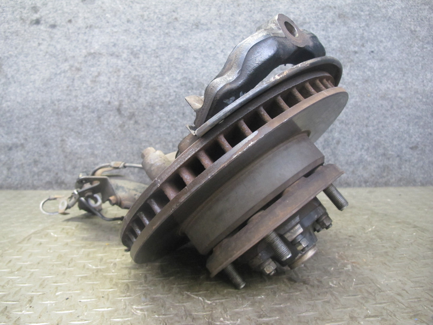 2003-2007 Lexus J100 LX470 Front Left Driver Side Spindle Knuckle Wheel Hub