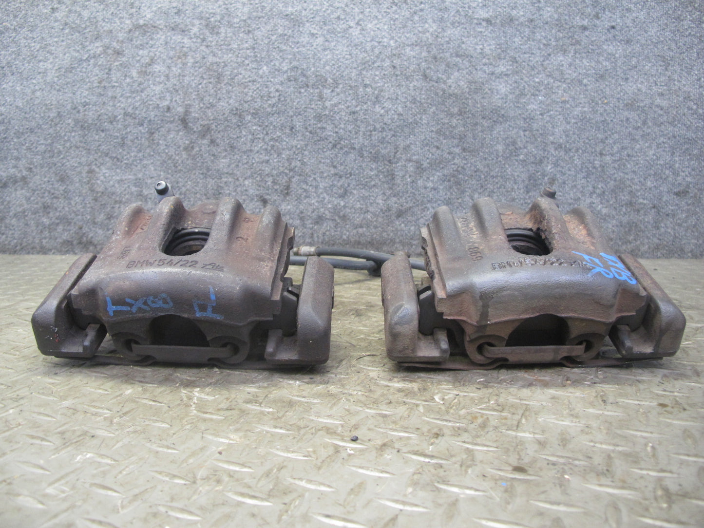 96-99 BMW E36 328iC Convertible Set of 2 Front Left & Right Brake Caliper OEM
