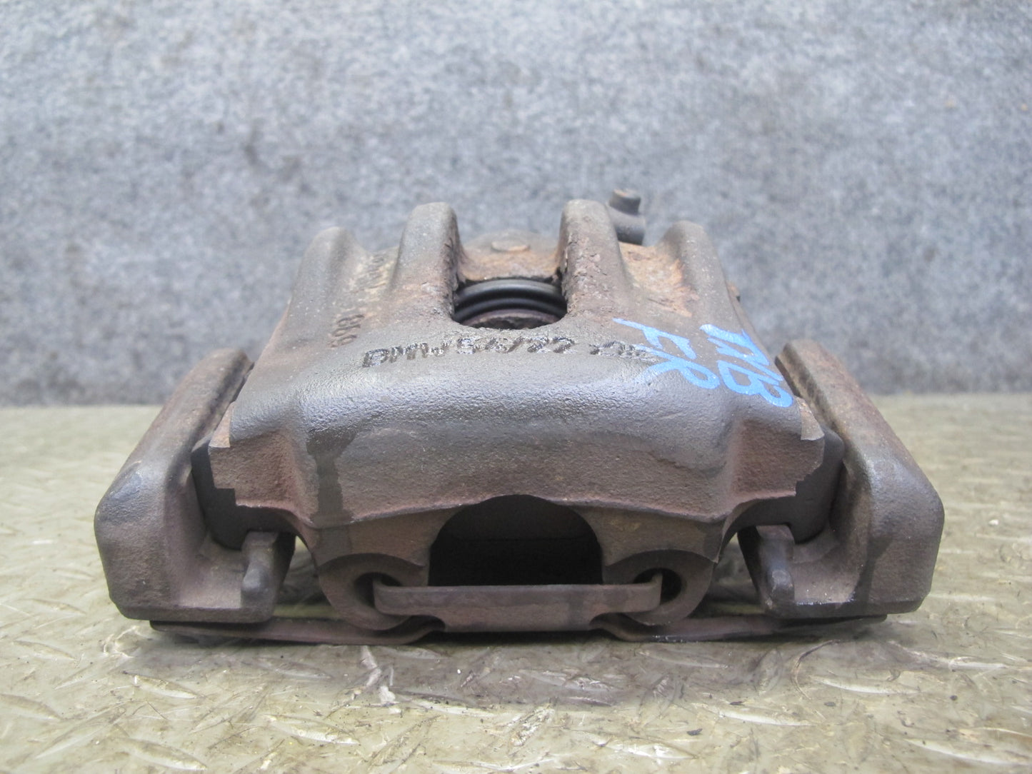 96-99 BMW E36 328iC Convertible Set of 2 Front Left & Right Brake Caliper OEM