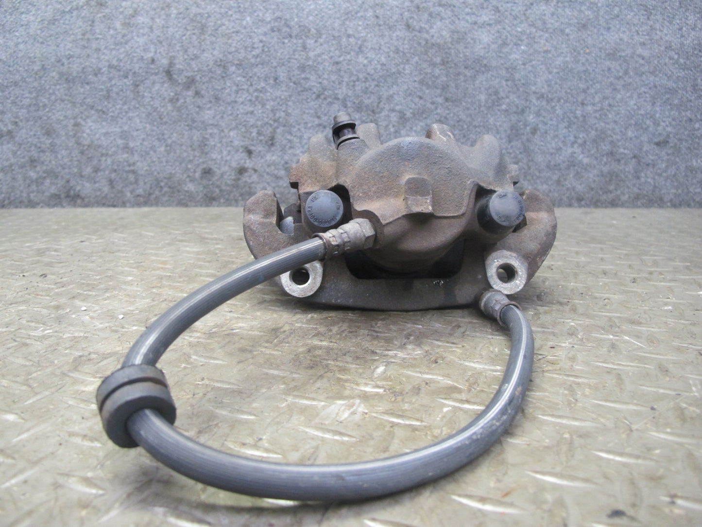 96-99 BMW E36 328iC Convertible Set of 2 Front Left & Right Brake Caliper OEM