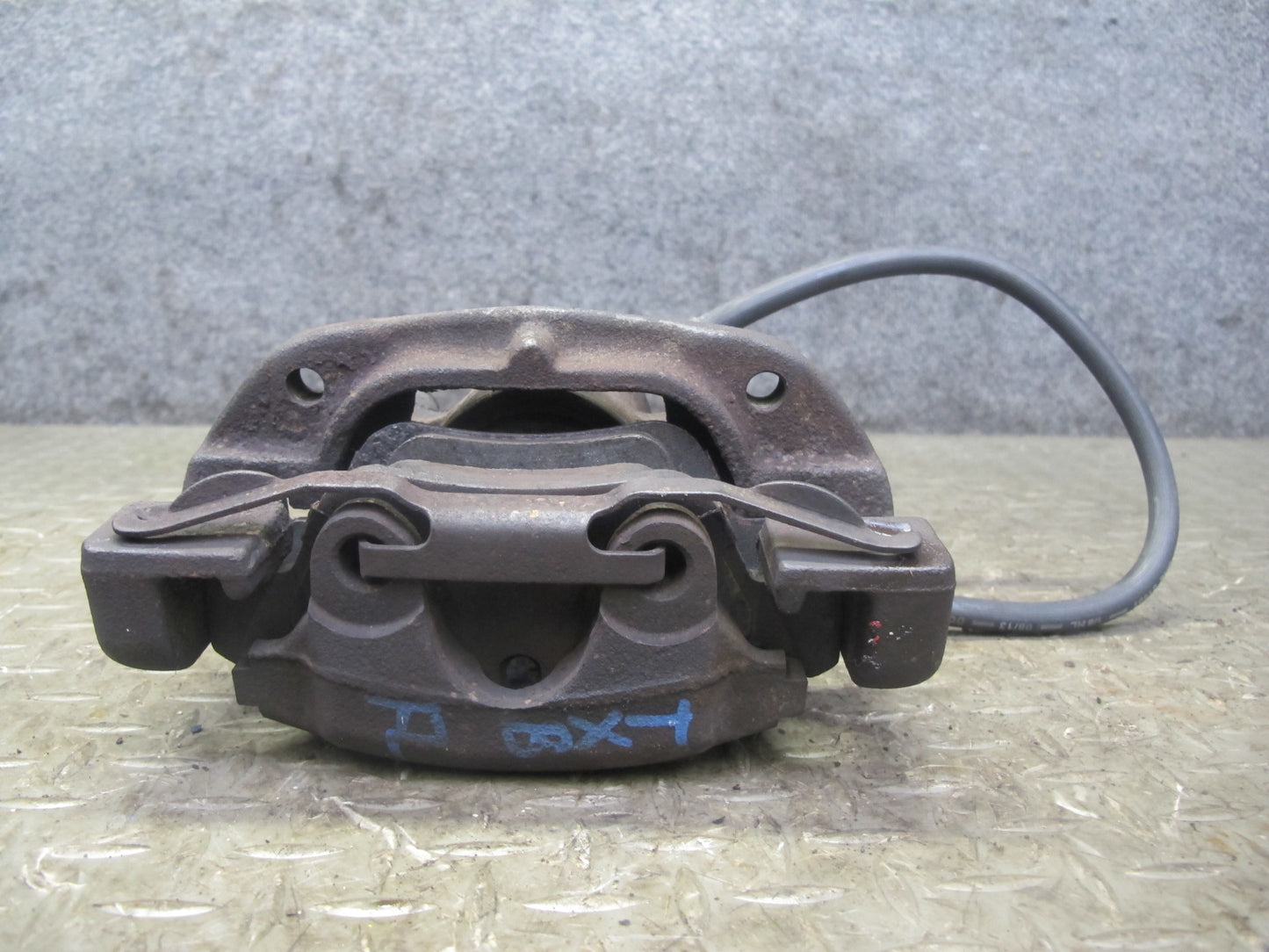 96-99 BMW E36 328iC Convertible Set of 2 Front Left & Right Brake Caliper OEM