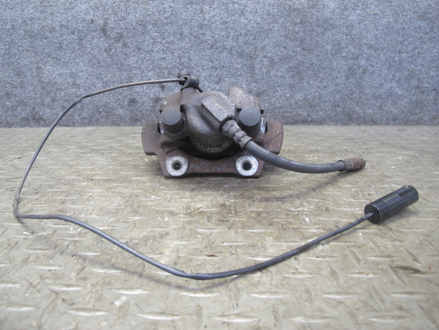 96-99 BMW E36 328iC Convertible Rear Left & Right Brake Caliper Set OEM