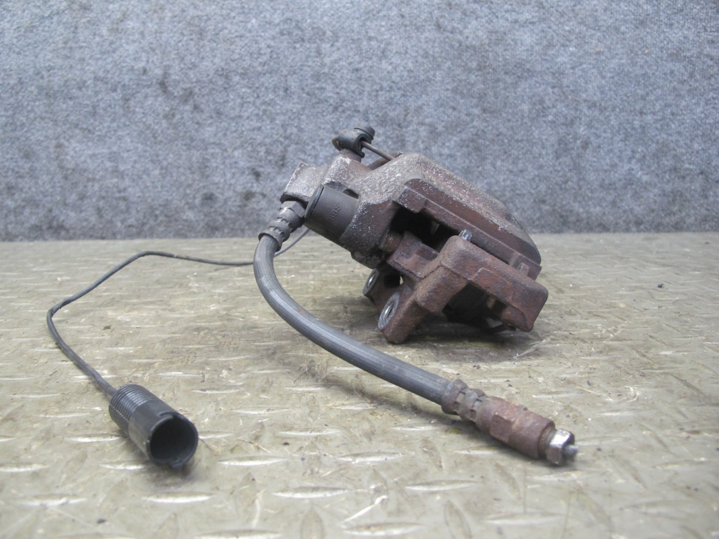 96-99 BMW E36 328iC Convertible Rear Left & Right Brake Caliper Set OEM