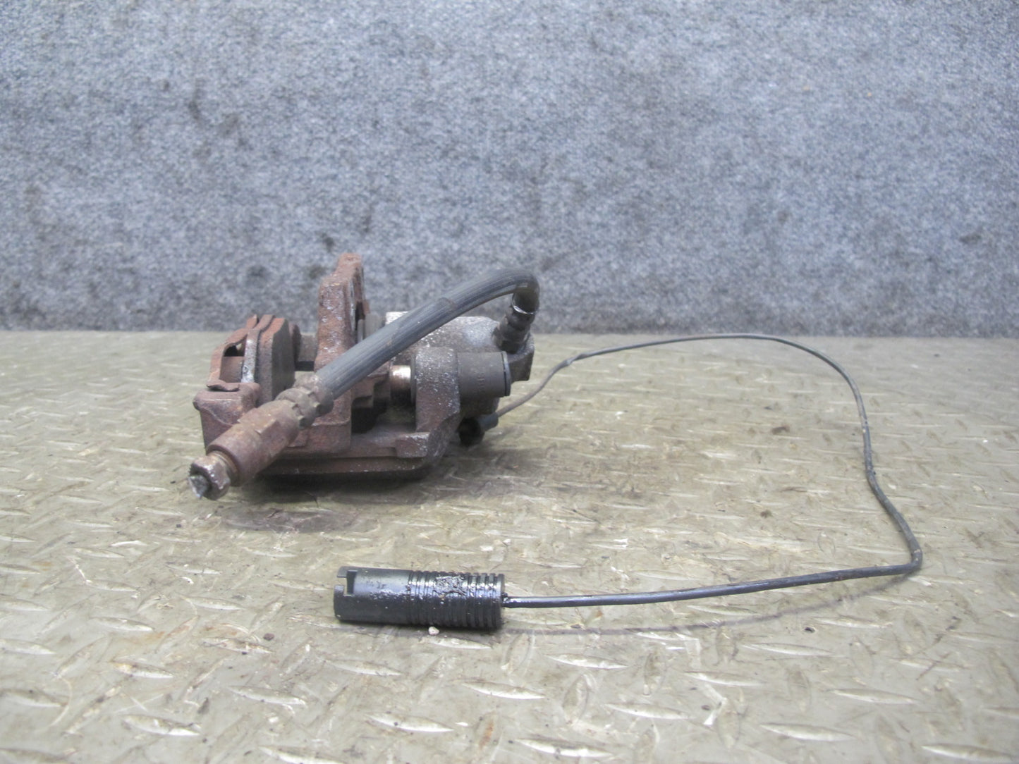 96-99 BMW E36 328iC Convertible Rear Left & Right Brake Caliper Set OEM