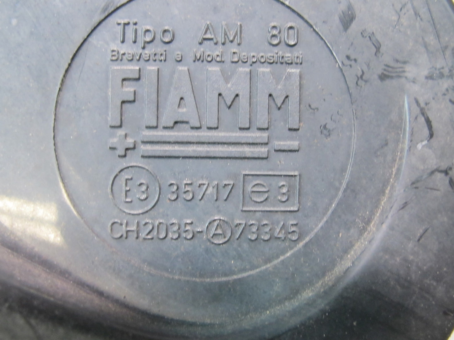 93-99 BMW E36 328iC Set of 2 High & Low Tone Note Pitch Horn Signal OEM