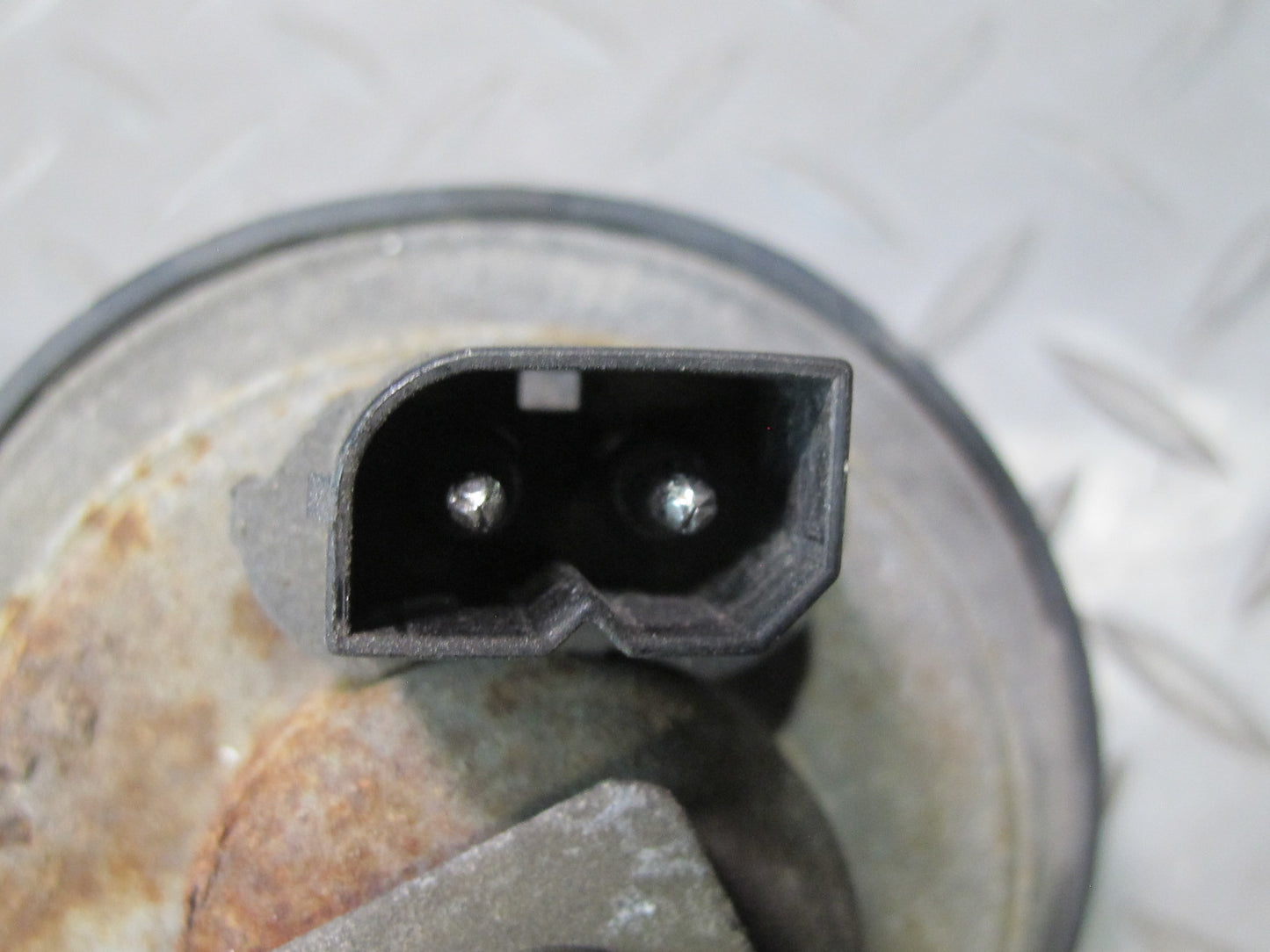 93-99 BMW E36 328iC Set of 2 High & Low Tone Note Pitch Horn Signal OEM