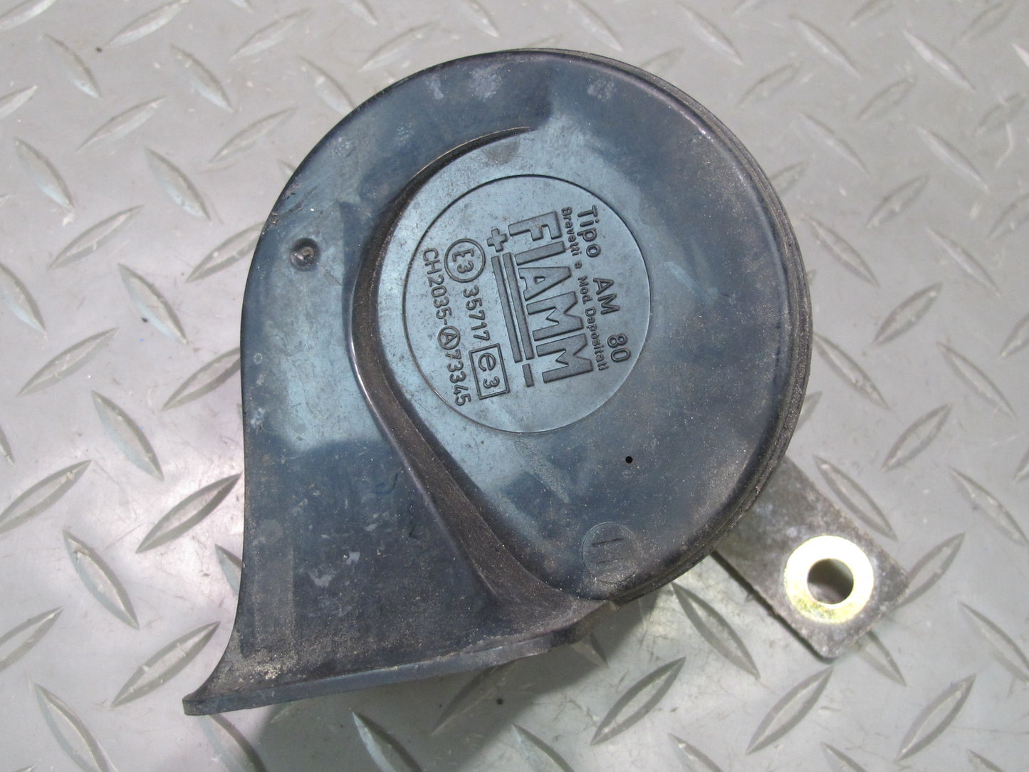 93-99 BMW E36 328iC Set of 2 High & Low Tone Note Pitch Horn Signal OEM