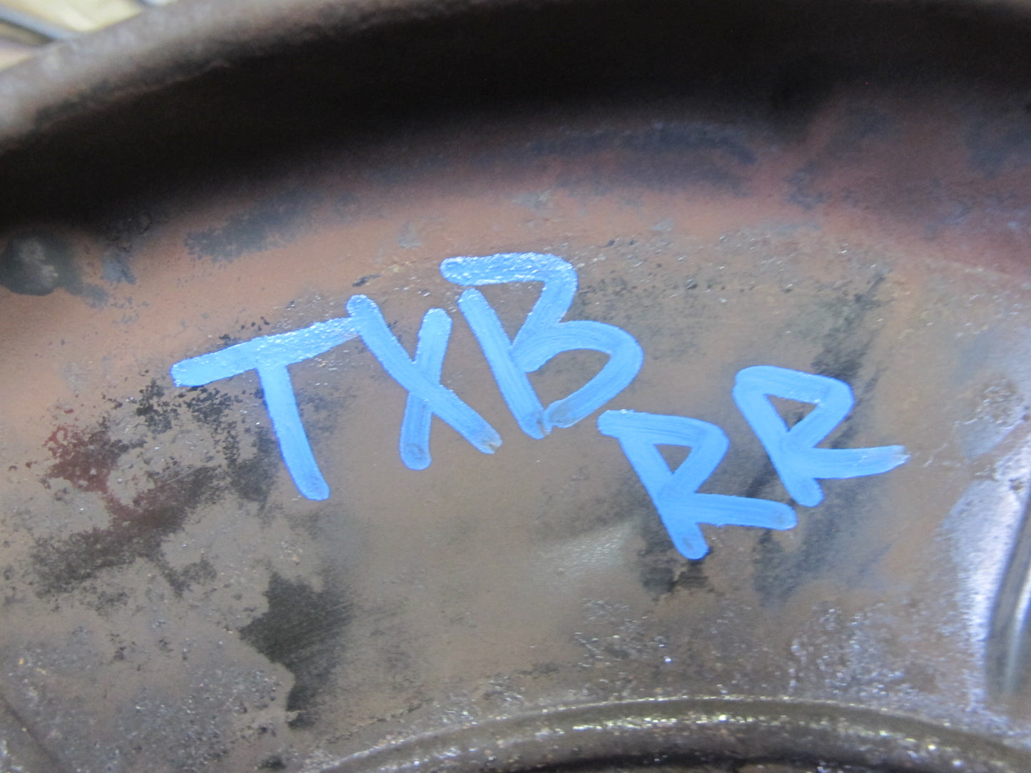 96-97 BMW E36 328iC Convert RWD Rear Right Trailing Arm Knuckle Wheel Hub OEM