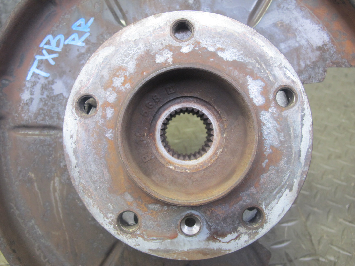 96-97 BMW E36 328iC Convert RWD Rear Right Trailing Arm Knuckle Wheel Hub OEM