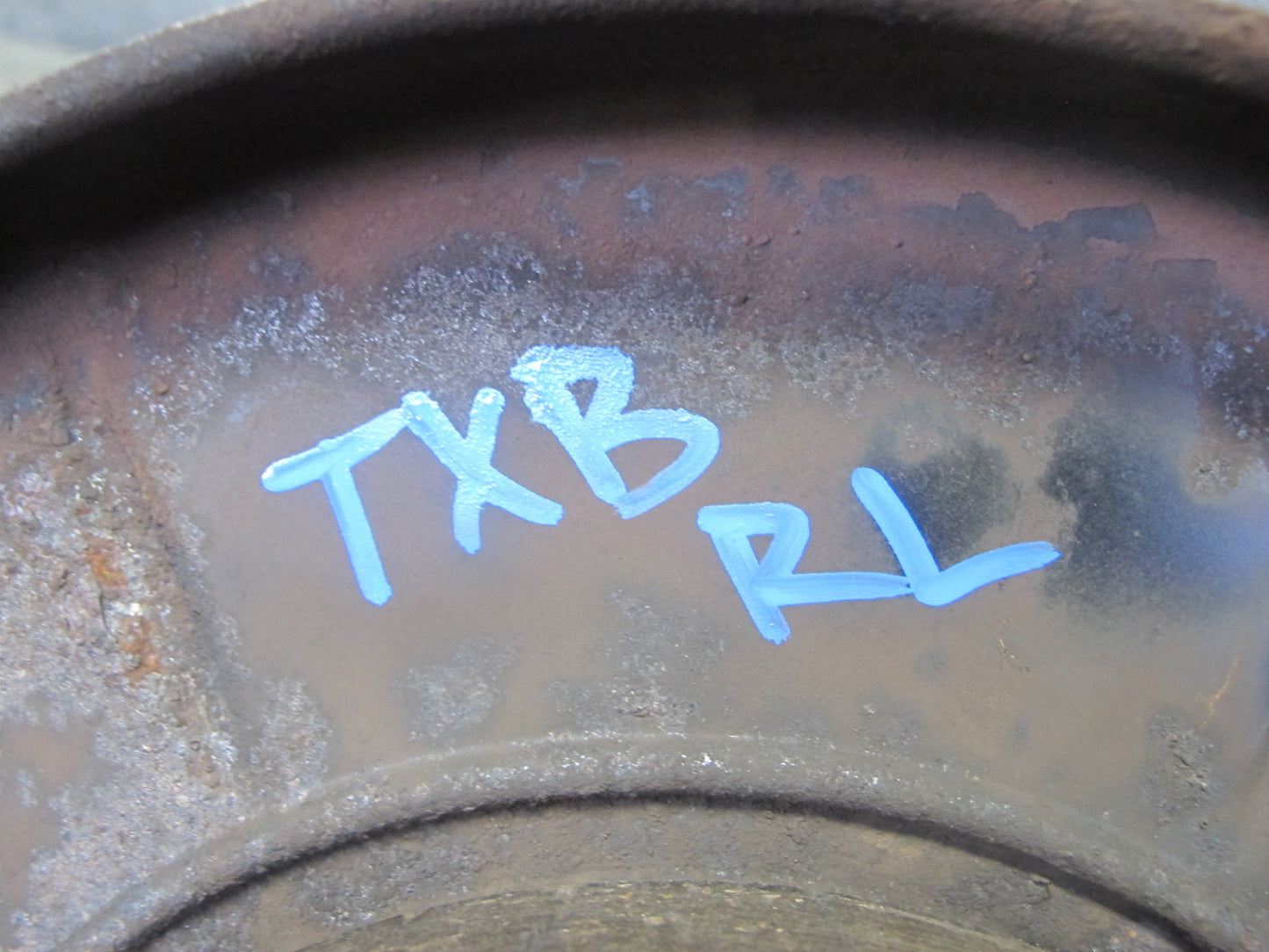 96-97 BMW E36 328iC Convertible RWD Rear Left Trailing Arm Knuckle Wheel Hub OEM