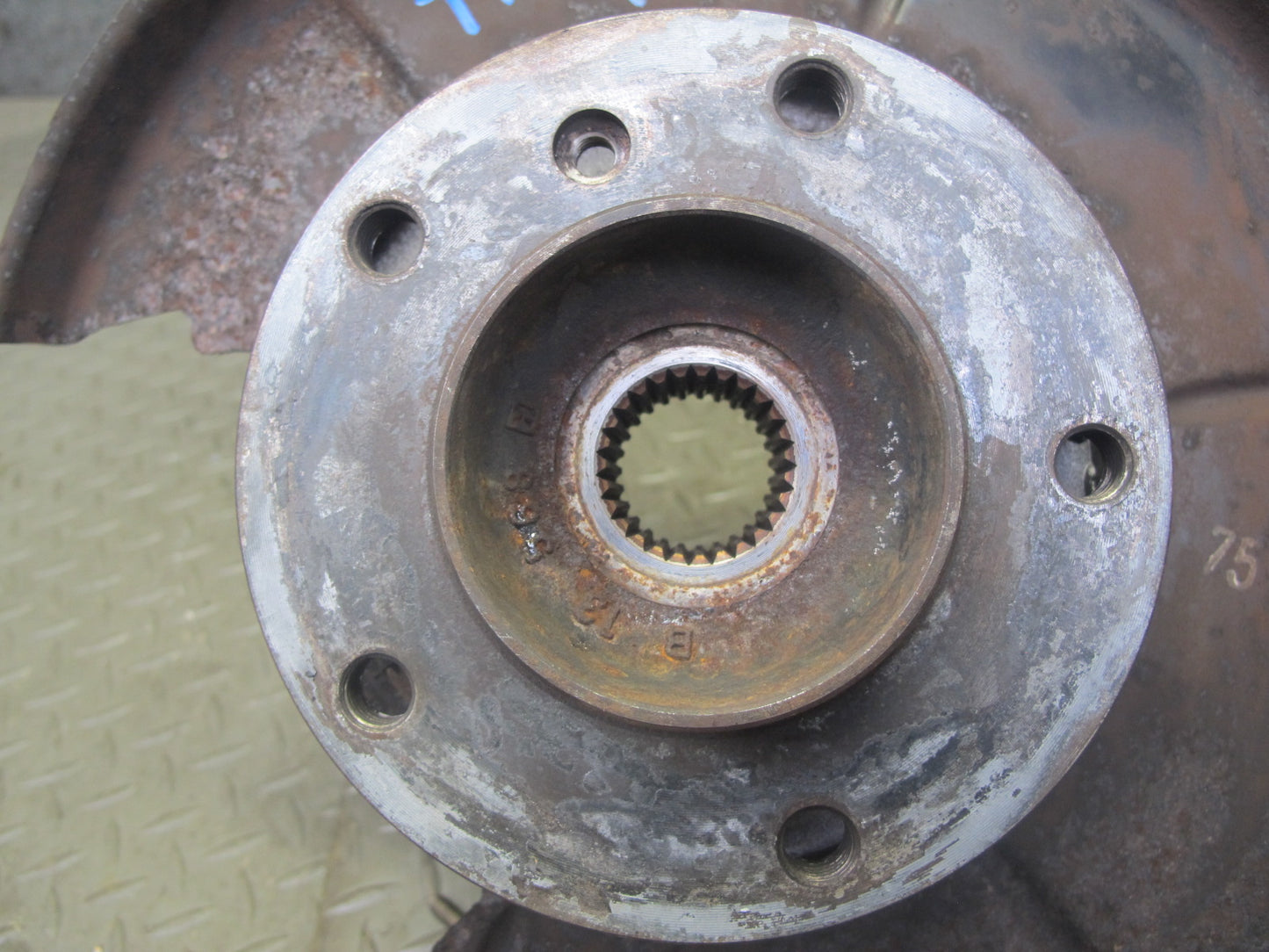 96-97 BMW E36 328iC Convertible RWD Rear Left Trailing Arm Knuckle Wheel Hub OEM