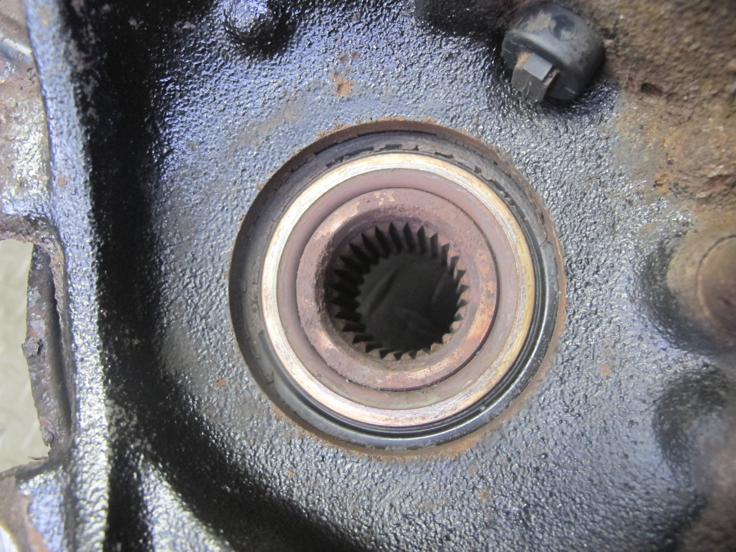 96-97 BMW E36 328iC Convertible RWD Rear Left Trailing Arm Knuckle Wheel Hub OEM