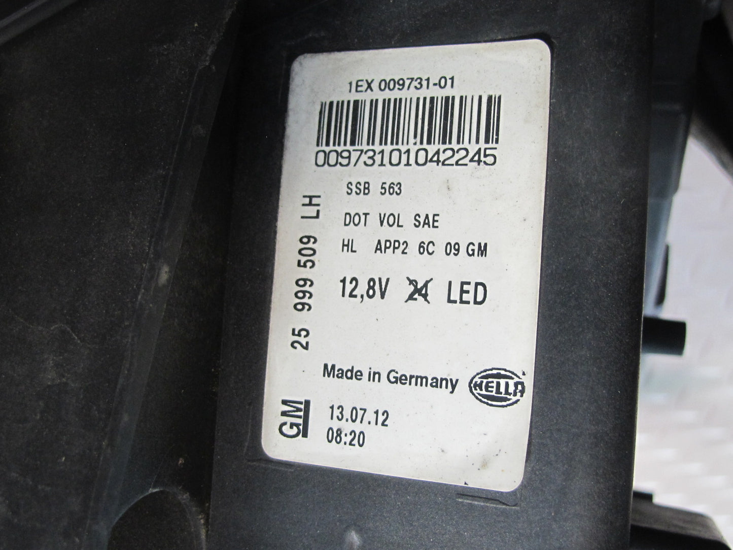 2009-2014 Cadillac Escalade Front Left LED Headlight Lamp w Ballast 25999509