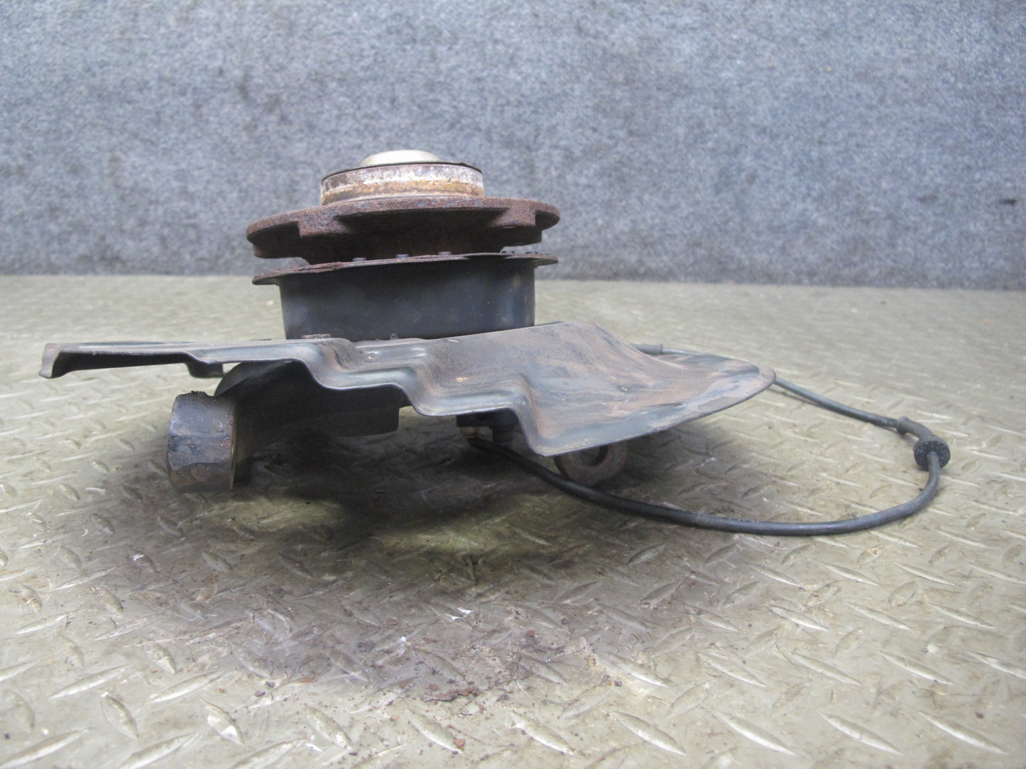 94-99 BMW E36 328iC Front Right Spindle Knuckle Wheel Hub Bearing OEM