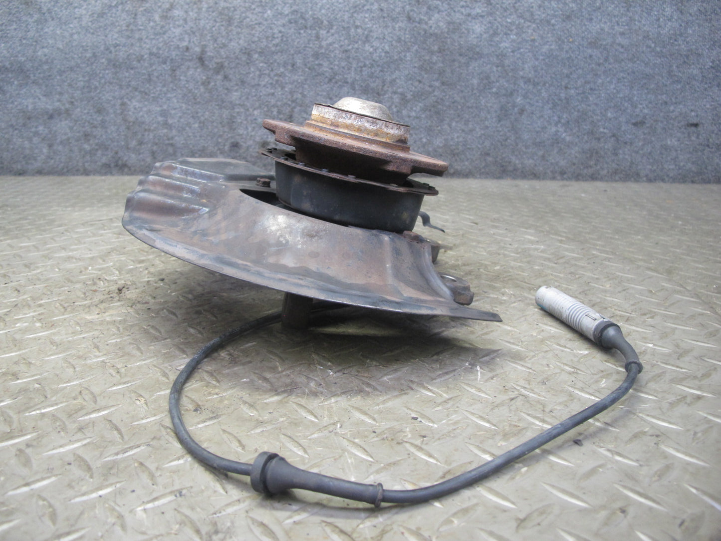 94-99 BMW E36 328iC Front Right Spindle Knuckle Wheel Hub Bearing OEM