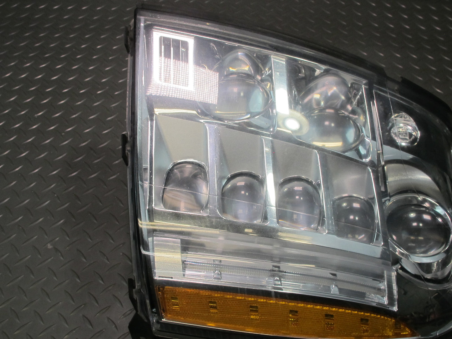 2009-2014 Cadillac Escalade Front Left LED Headlight Lamp w Ballast 25999509