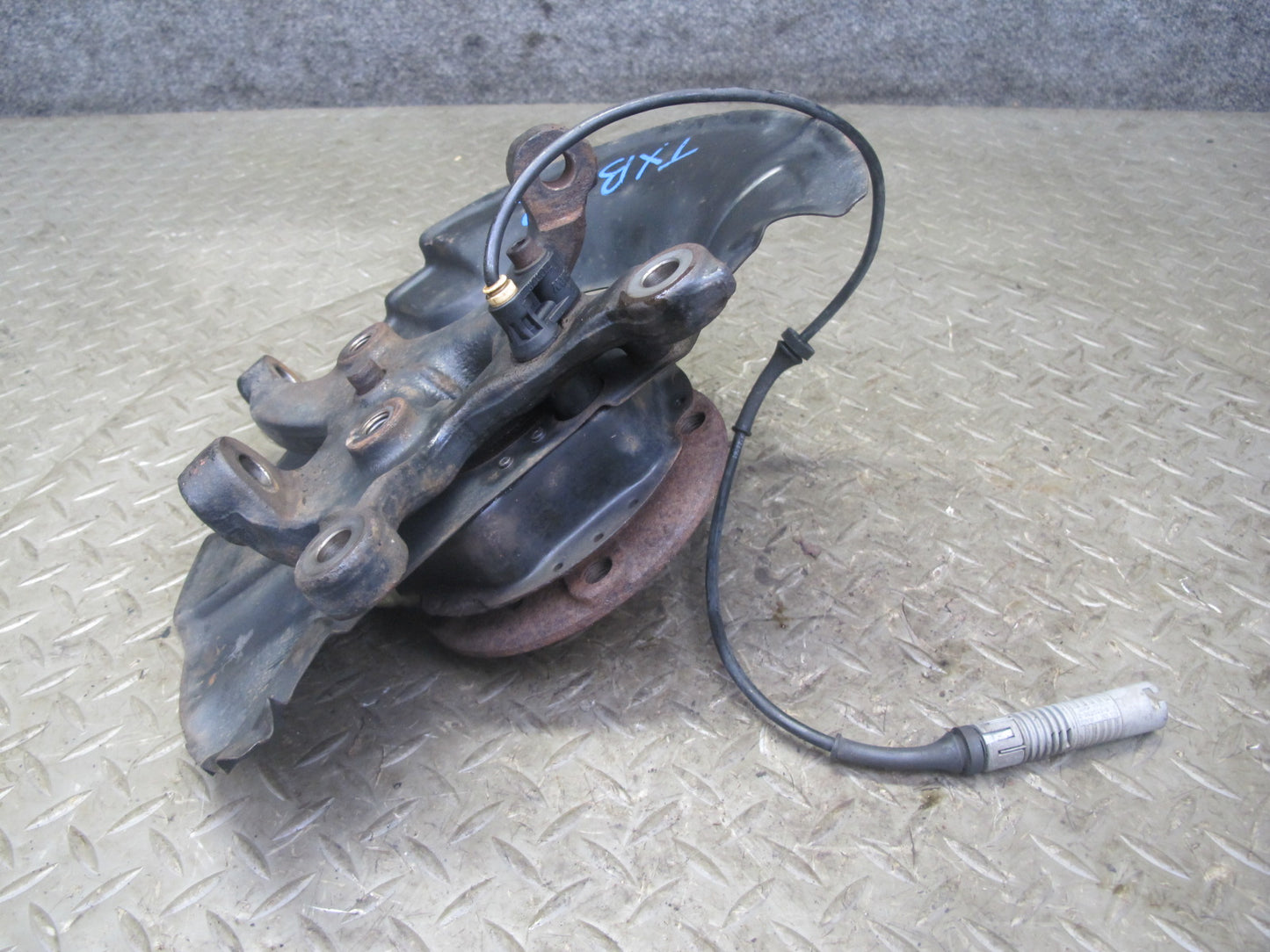 94-99 BMW E36 328iC Front Right Spindle Knuckle Wheel Hub Bearing OEM