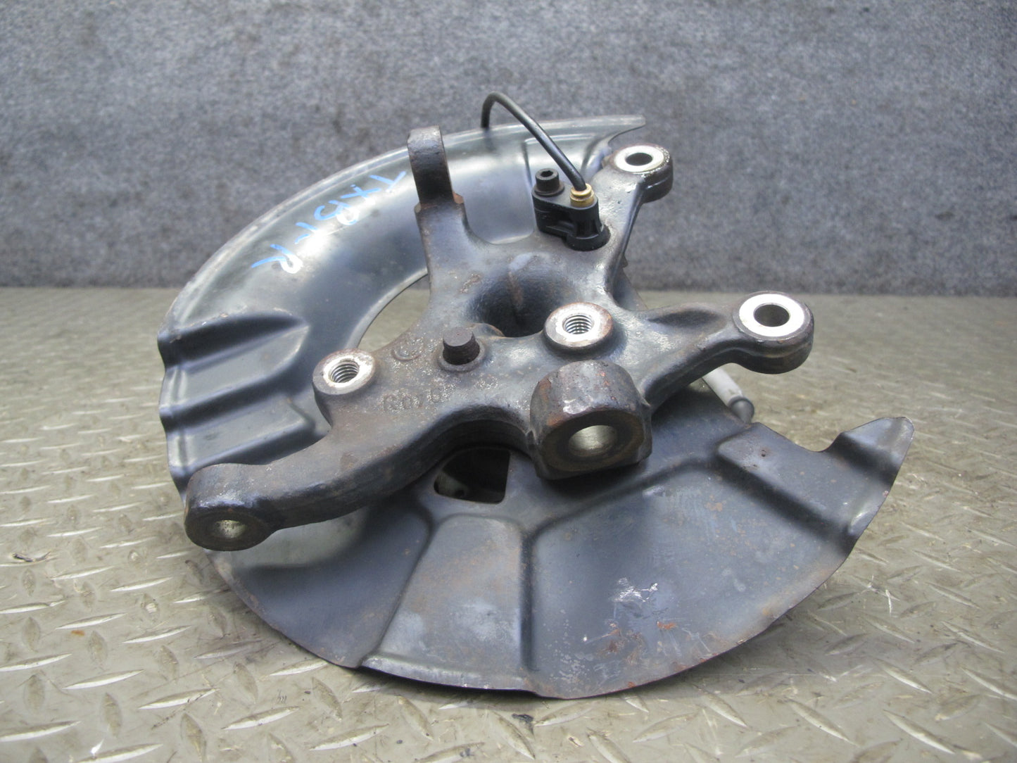 94-99 BMW E36 328iC Front Right Spindle Knuckle Wheel Hub Bearing OEM