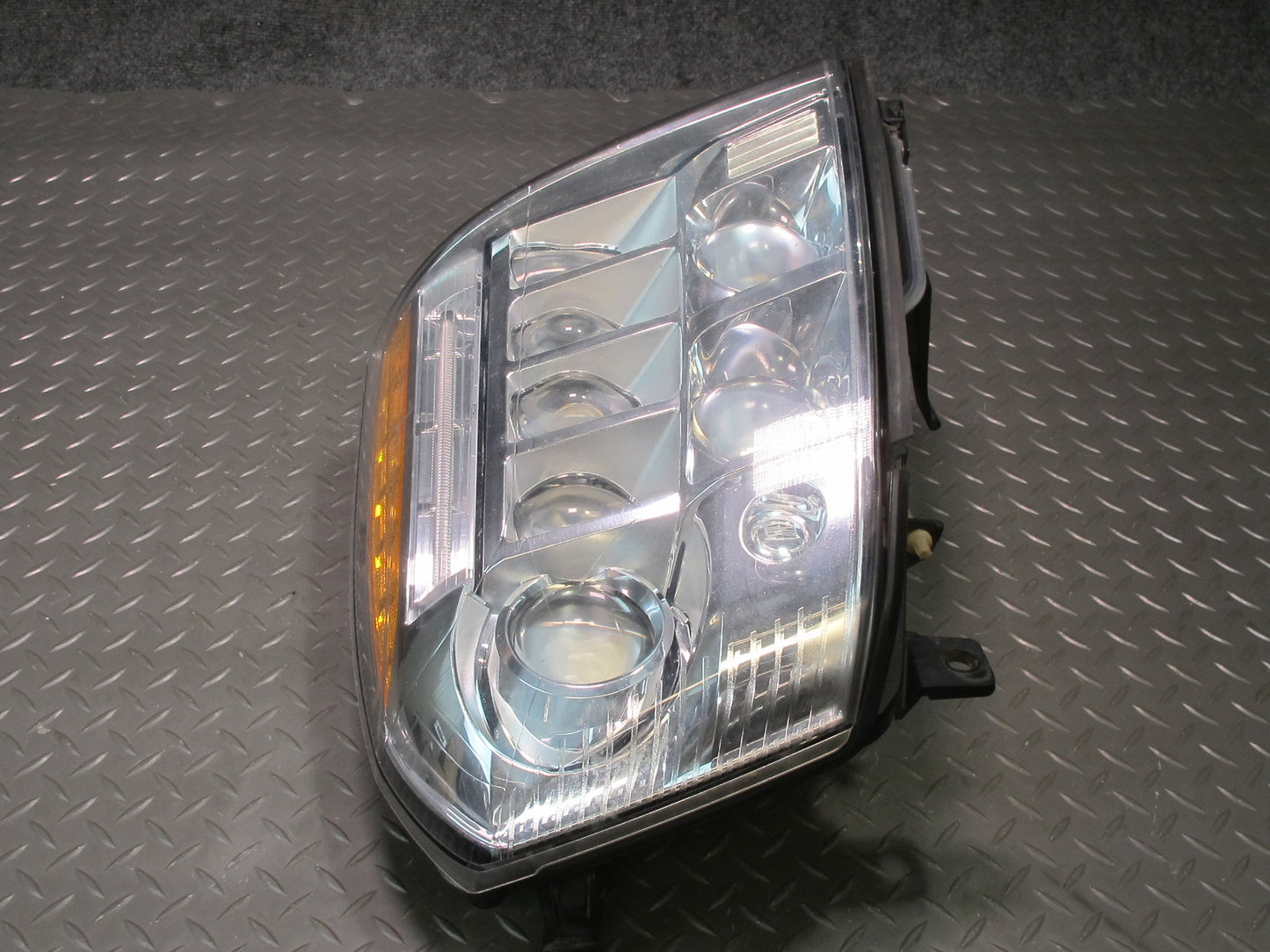 2009-2014 Cadillac Escalade Front Left LED Headlight Lamp w Ballast 25999509